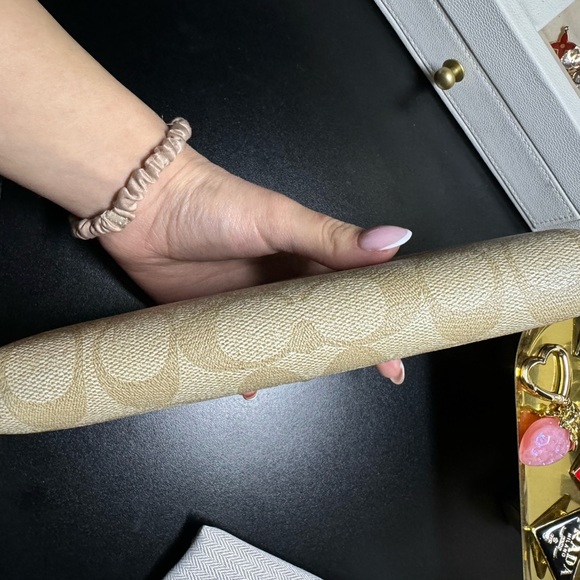 Coach Wallet - Picture 4 of 4